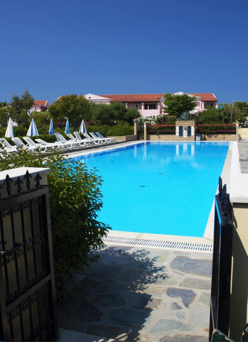 Nireas Resort Corfu อาคาราวี ภายนอก รูปภาพ