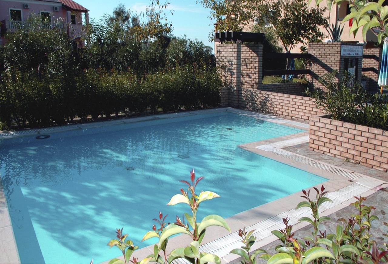 Nireas Resort Corfu อาคาราวี ภายนอก รูปภาพ