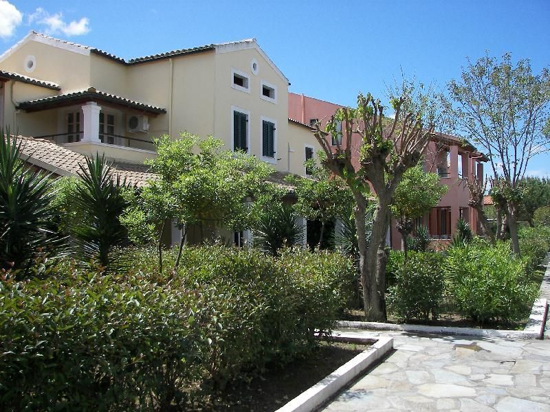 Nireas Resort Corfu อาคาราวี ภายนอก รูปภาพ